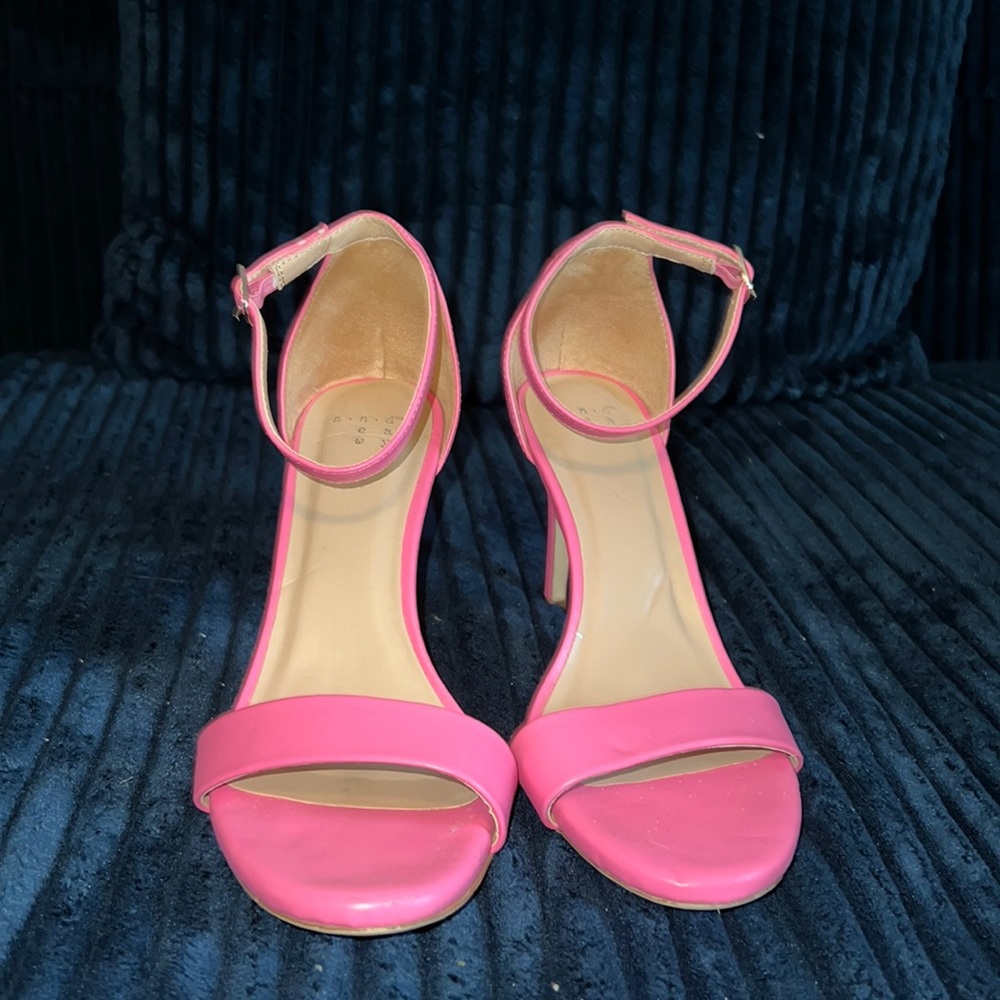 A new day heels, size 8!